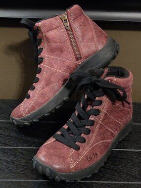 Taos Trail Mix Women's Boots In Wine Ruff Out US 6